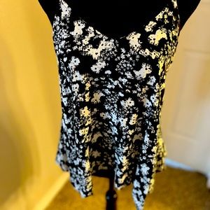 Black & white floral tank